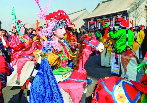 京郊跑竹马迎元宵佳节