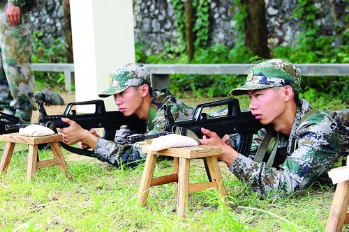 近日,来自桂林电子科技大学的98名国防生前往广州军区综合训练基地