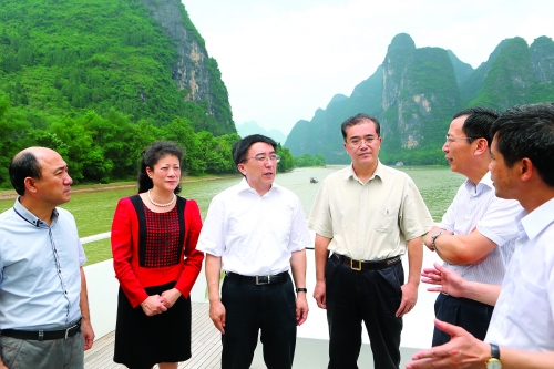 一行检查我市五一旅游市场秩序、服务质量和