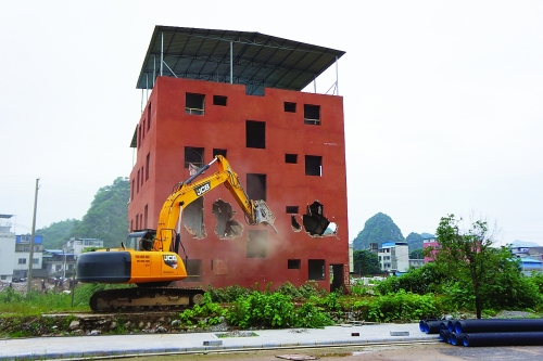 福隆园2304平米两违建筑被拆除 - 桂林日报社