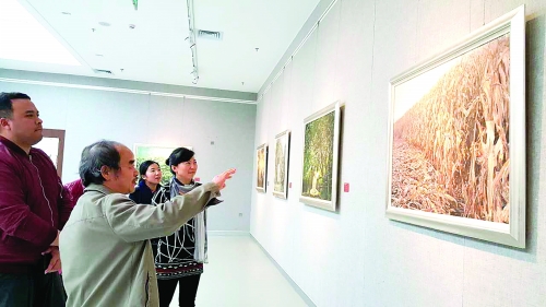 韦竞明油画展在花桥美术馆展出 - 桂林日报社数