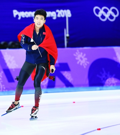 20岁的中国新锐高亭宇2月19日晚在平昌冬奥会速度滑冰男子500米比赛中