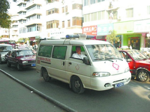 而110警车,120急救车和119消防车这些为了执行任务,需要尽快赶往现场