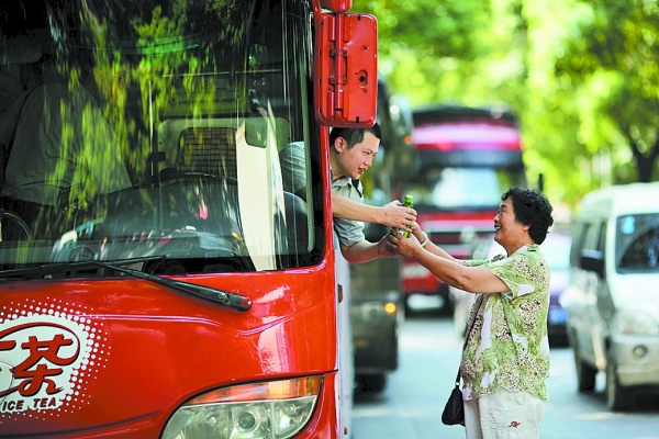 我爱桂林 李奶奶的公交生活(图)