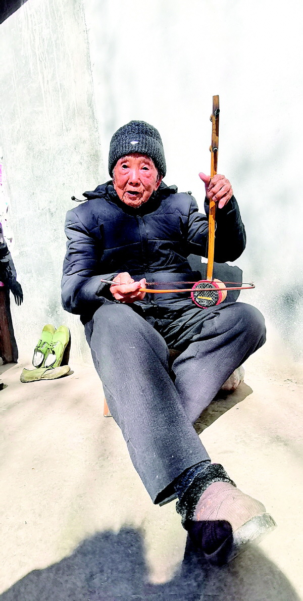 胡老二胡老太太图片